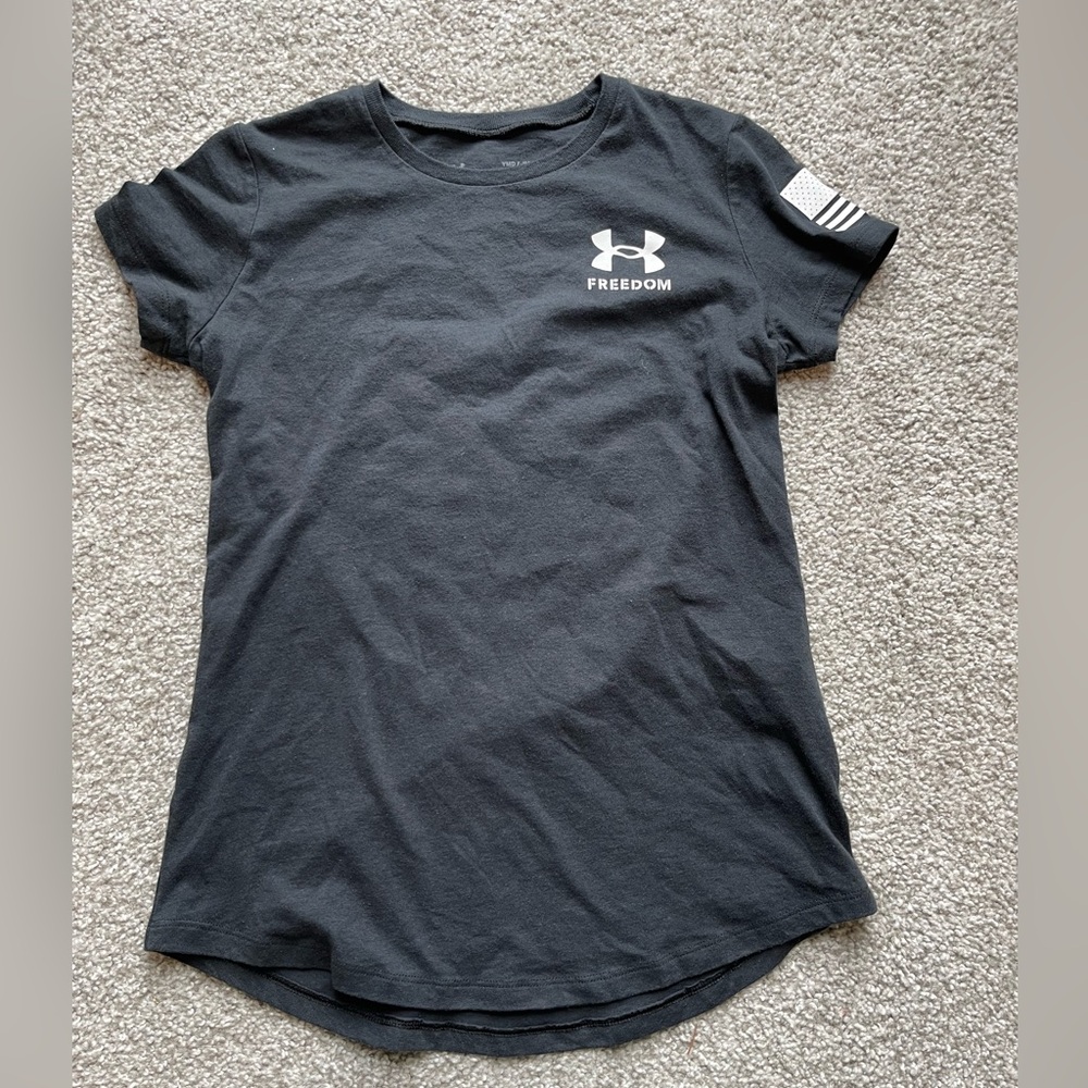 Girls Under Armour Freedom T Shirt Size M